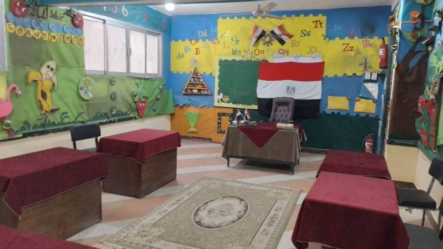 جانب من تجهيز اللجان الانتخابية بالغربية