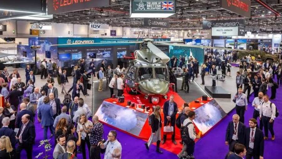 جانب من المعرض الدولي لمعدات الدفاع والأمن DSEI في العاصمة البريطانية لندن .. ارشيفية