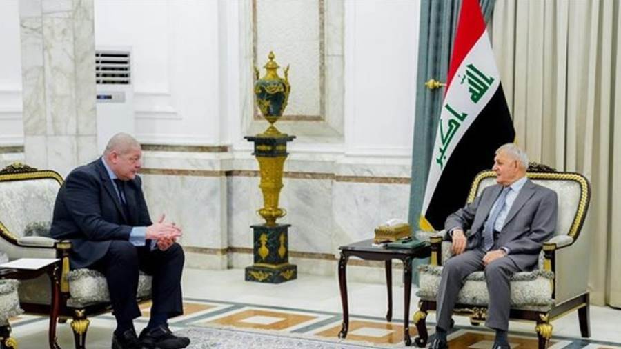 الرئيس العراقي يستقبل السفير المصري