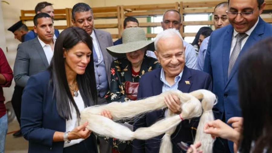 خلال الزيارة