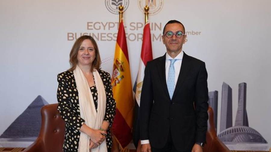 وزير الاستثمار ووزيرة التجارة الإسبانية