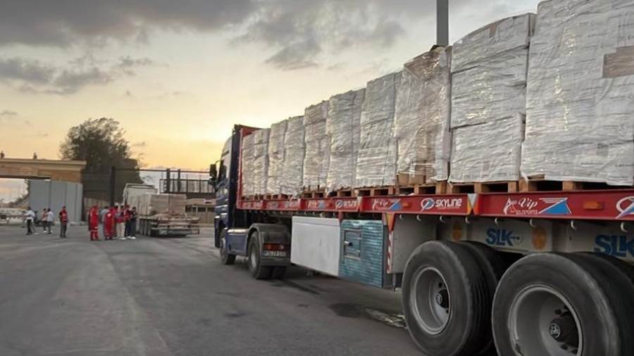 دخول شاحنات المساعدات الإنسانية والإغاثية إلى قطاع غزة
