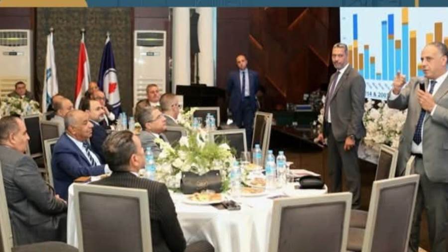 جانب من اجتماعات الشركات