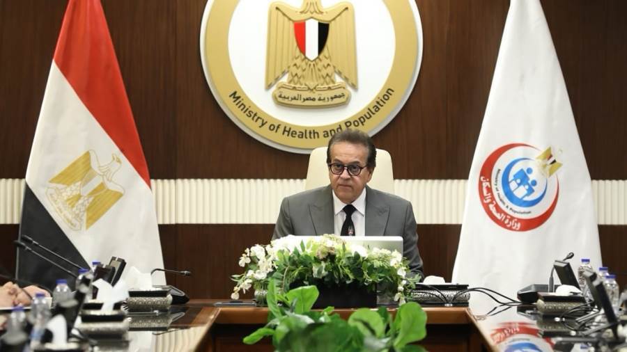 وزير الصحة خلال اجتماع التأمين الصحي الشامل