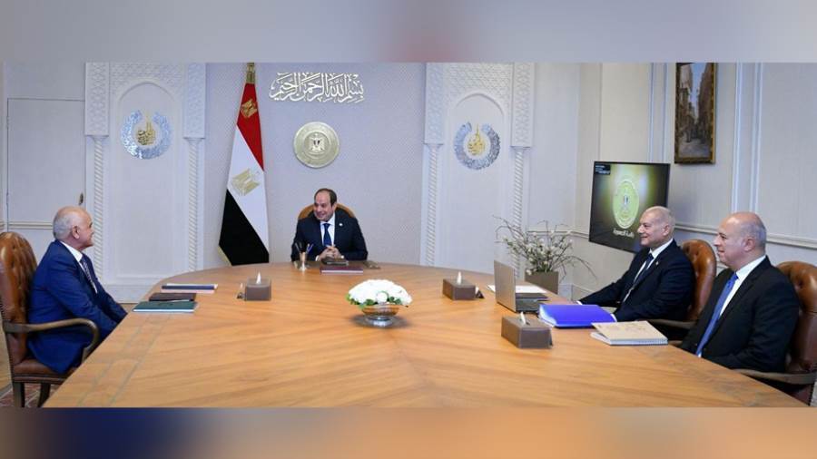 الرئيس عبد الفتاح السيسي خلال الاجتماع