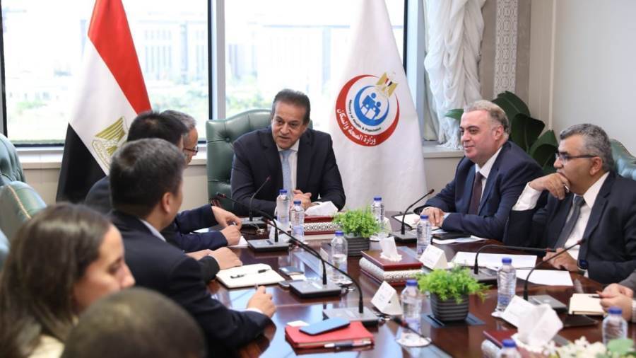 وزير الصحة في اجتماع الشركة الصينية