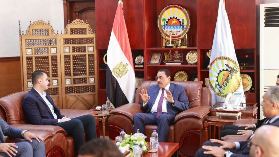 محافظ مطروح ونائب وزير الصحة