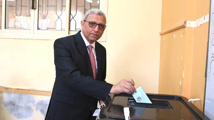 وكيل النواب يدلي بصوته في انتخابات النواب