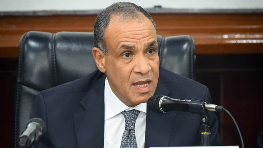 الدكتور بدر عبد العاطى