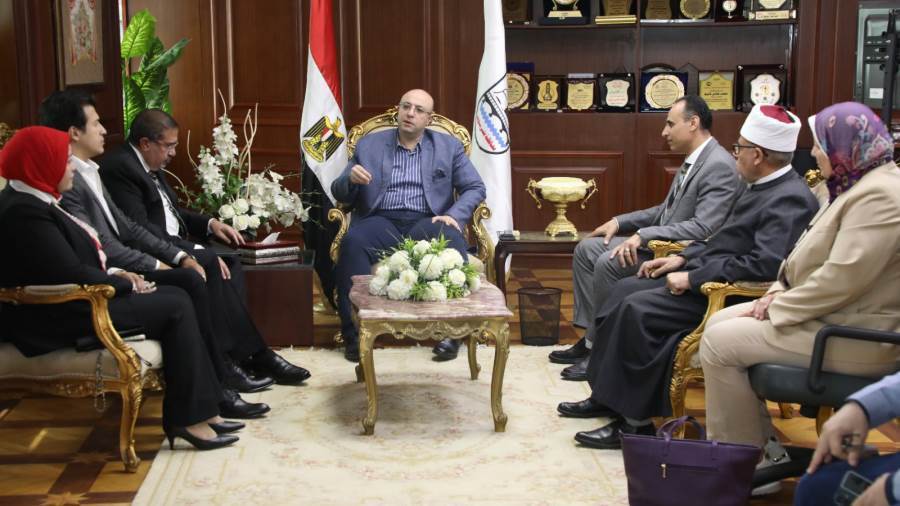 لقاء محافظ بنى سويف