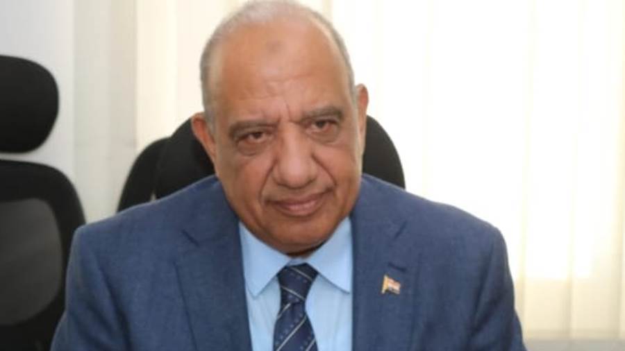 الدكتور محمود عصمت وزير الكهرباء والطاقة المتجددة