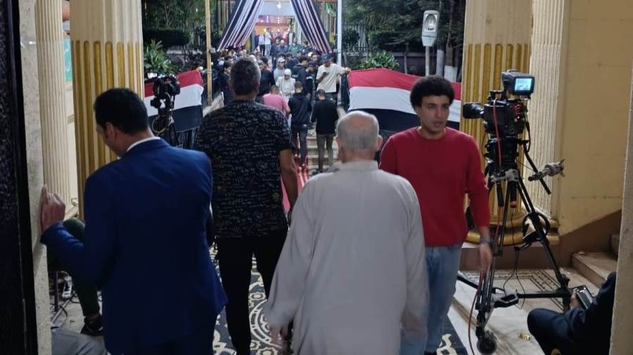 إقبال من الناخبين