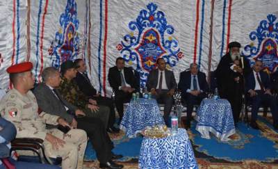 محافظ المنيا يقدم التهنئة للأقباط بمطرانيات وكنائس 4 مراكز