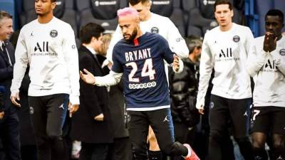 "نيمار" يودع "براينت" أسطورة كرة السلة