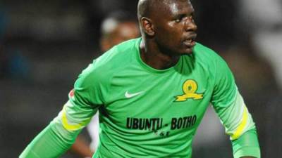 لاعب صن داونز يحذر من الكورونا بقميص الأهلي