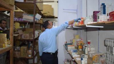 ضبط أدوية منتهية الصلاحية وممنوع تداولها بمخزن غير مرخص بالمنيا