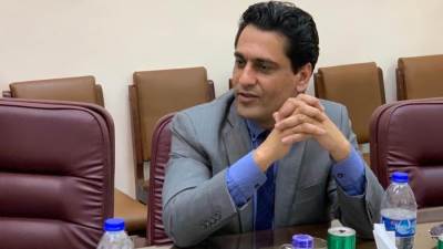 عبدالمجيد يُعلن تفاصيل وصول الدفعة الأولى من المطهرات والمنظفات لـ«الصحفيين»