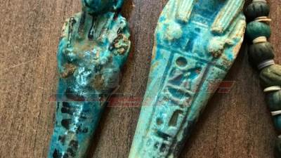 بالصور ضبط ٣٧٤ قطعة آثرية داخل منزل المنيا