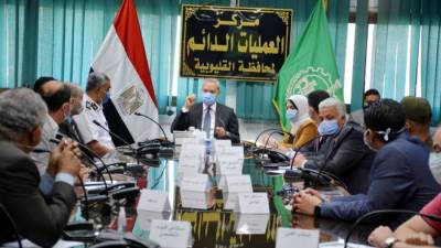 محافظ القليوبية يلتقي اللجنة العليا لكورونا لمتابعة خطة مواجهة أزمة انتشار الفيروس 