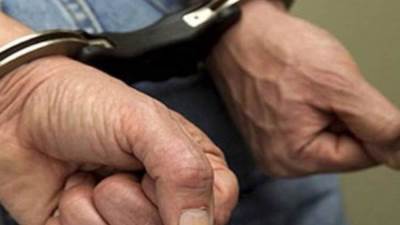 ضبط أمين مخازن وفني تحاليل أختلسا مستلزمات كورونا