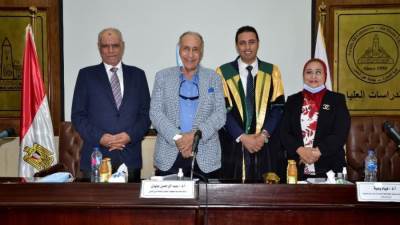 مناقشة رسالة دكتوراه للباحث محمود عبد العزيز بجامعة عين شمس