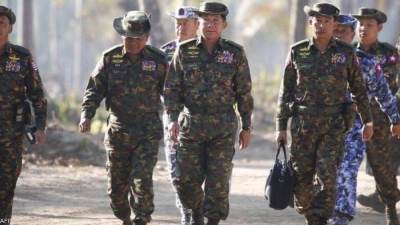 (واشنطن بوست): جيش ميانمار يوقف خدمة الإنترنت في البلاد ويصعد حملة قمع المعارضة