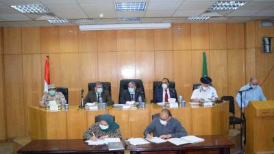 محافظ المنيا يوافق على استبدال سيارات الربع نقل بأخري فان كتشغيل تجريبي