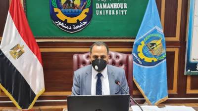 رئيس جامعة دمنهور يؤكد على مشاركة الطلاب فى صنع القرار