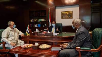 رئيس وزراء السودان يناقش مع رئيس حركة تحرير كوش مسار الشمال