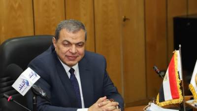 وزير القوى العاملة يتابع حالة عامل مصري بالكويت أصيب جراء اقتحام سيارة لمحل عمله