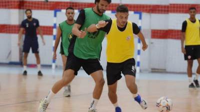 تدريبات بدنية للاعبي الزمالك بفندق الإقامة بالإسكندرية