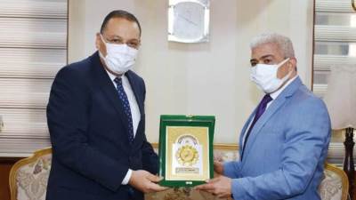 محافظ الشرقية يهنئ مدير الأمن الجديد بتولي مهام منصبه