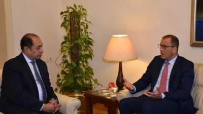 زكي يستقبل وزير خارجية رومانيا بجامعة الدول العربية