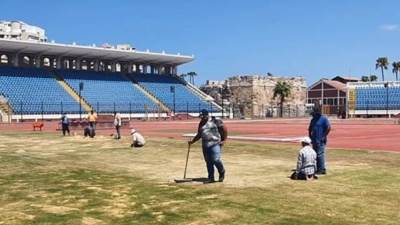 محافظة الإسكندرية : البدء فى أعمال الصيانة الشاملة لأرض ملعب كرة القدم باستاد الإسكندرية