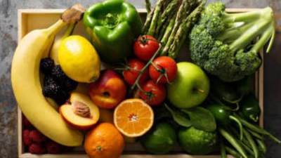 لماذا يجب عدم تناول الفاكهة بعد الساعة 4؟ .. استشاري تغذية تجيب