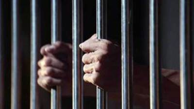 حبس بائع لاتهامه بخنق طفلته الرضيعة وإلقاء جثتها فى القمامة بالقناطر الخيرية 