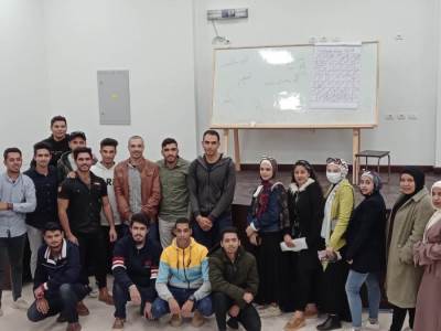 تدريب الطلاب على المهارات الحياتية وتأهيلهم لسوق العمل