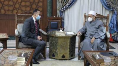 الإمام الأكبر يلتقي السفير المصري الجديد لدى صربيا