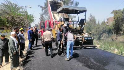 رصف طريق "الهوارية/ البكوات" بالرحمانية بتكلفة ٨ ملايين جنيه