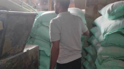 ضبط ٤ مخابز تصرفت في ٧٠ شيكارة دقيق مدعم بالبيع في السوق السوداء بالبحيرة