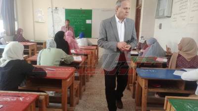 وكيل تعليم كفر الشيخ يشيد بلجنة مدرسة الحمراء
