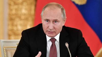 بوتين يجري اتصالا هاتفيا مع رئيس الفترة الانتقالية في مالي