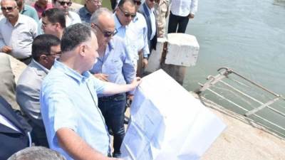 وزير الموارد المائية ومحافظ الشرقية يتفقدان أعمال تأهيل ترعة الفليفلة