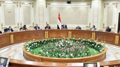 الرئيس السيسي يؤكد حرص مصر على تطوير التعاون الاقتصادي والتجاري مع مجتمع رجال الأعمال والشركات القطرية