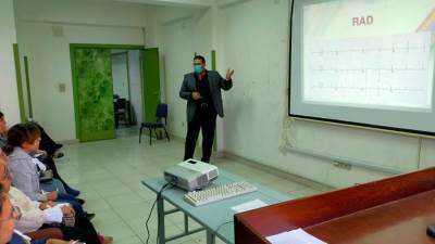 "طب سوهاج" تنظم دورة تدريبية عن أساسيات قراءة رسم القلب لمرضى الطوارئ