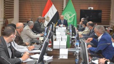 القليوبية تناقش تنفيذ مبادرة 100 مليون شجرة لتشجير الطرق ومراكز الشباب