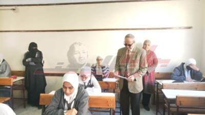 وكيل تعليم كفر الشيخ يتفقد لجان الامتحانات وتغيب 128 طالبًا عن أداء امتحان الثانوي