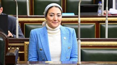 "أسماء الجمال" تتقدم بمشروع قانون التجارة يستهدف مواجهة أزمة "شيك بدون رصيد"