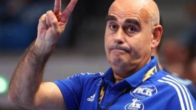 كل ما تريد معرفته عن الإسباني كارلوس باستور المدير الفني الجديد لمنتخب اليد