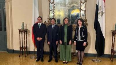 وزيرة الثقافة تبحث مع سفير مصر في إيطاليا دعم مجالات التعاون الثقافي المشترك